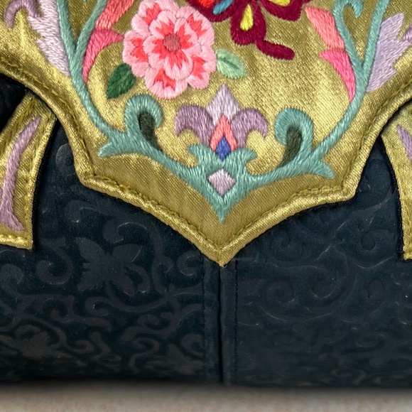 Handmade leather museum quality Papillon tote - Picture 5 of 9